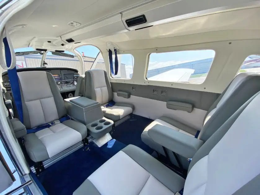 Piper PA 32 Interior