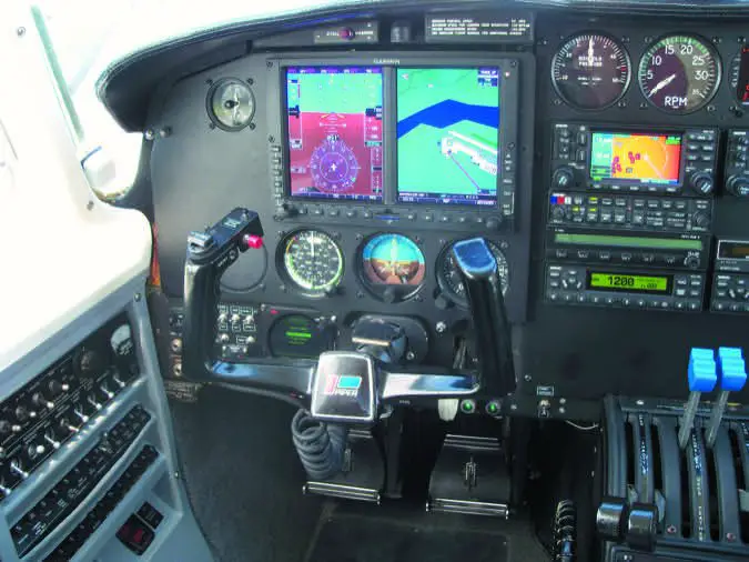 Piper PA 31 Cockpit